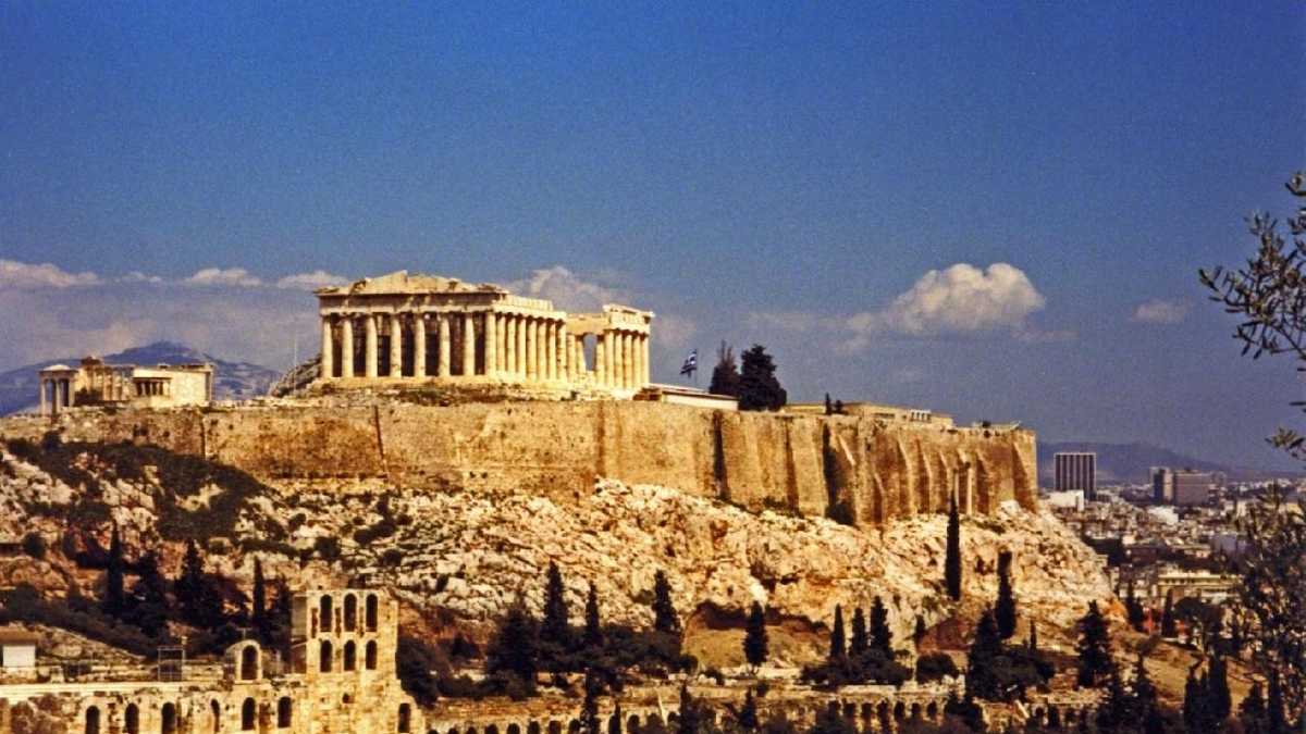 Seven Wonders of the Ancient World : An amazing picture capturing a beautiful view. Its tones are vibrant and blend perfectly. Its layout is great, and its particulars are highly sharp.