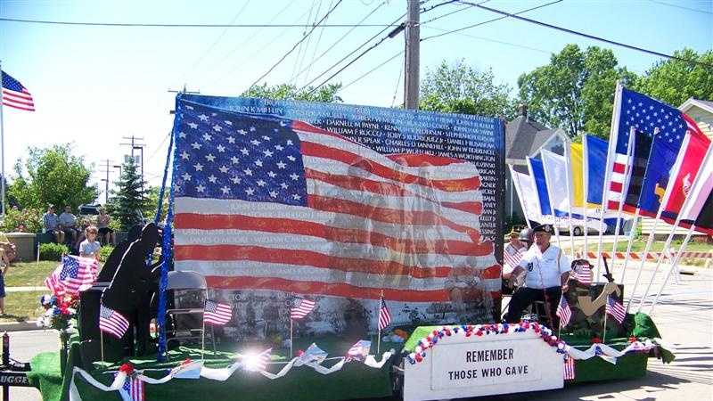 Appleton Christmas Parade 2022 PHOTOS Appleton Flag Day Parade