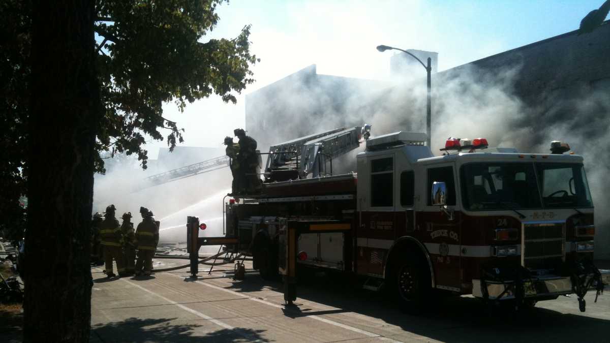 Milwaukee firefighters battle 5alarm fire in Riverwest