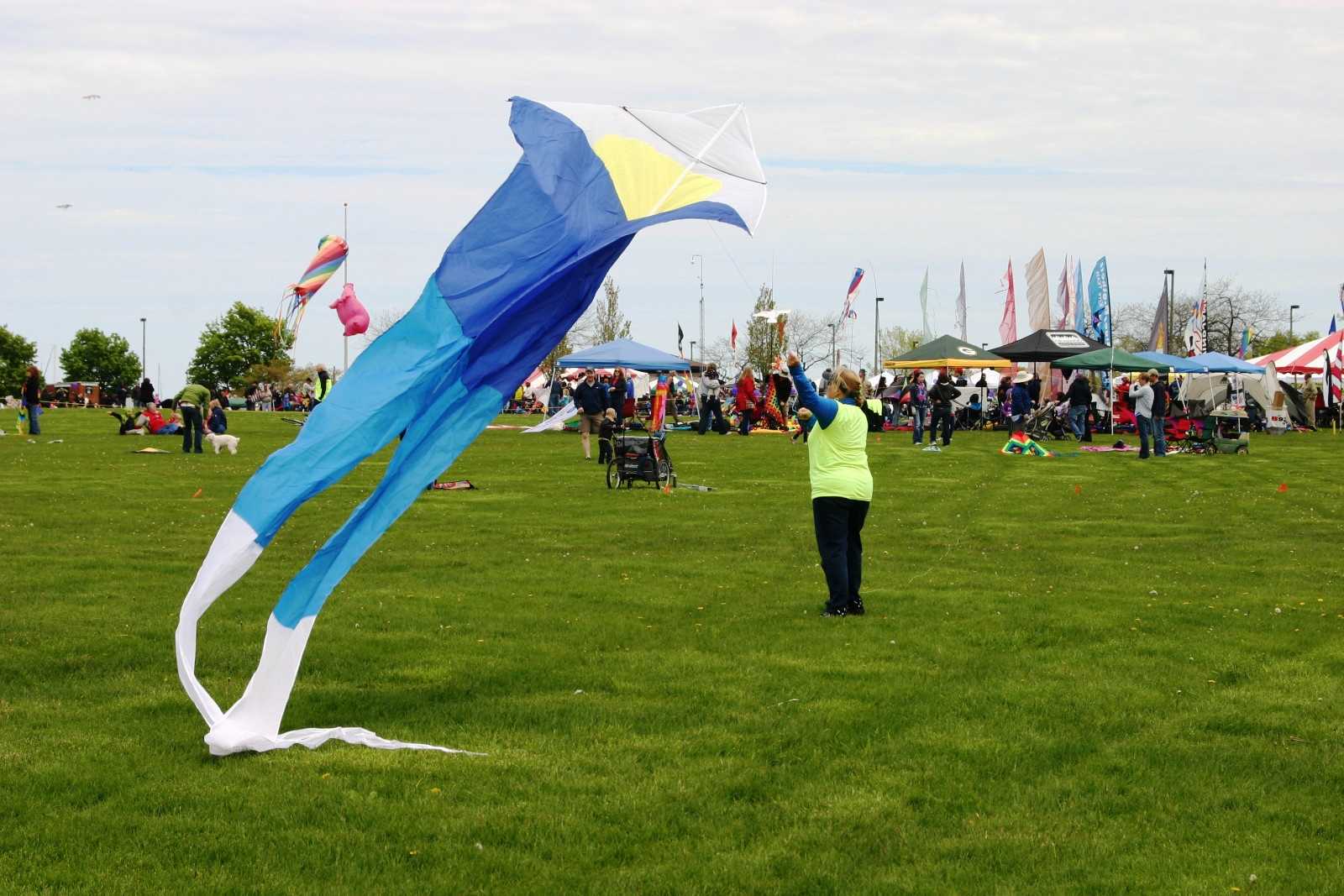 kite festival milwaukee