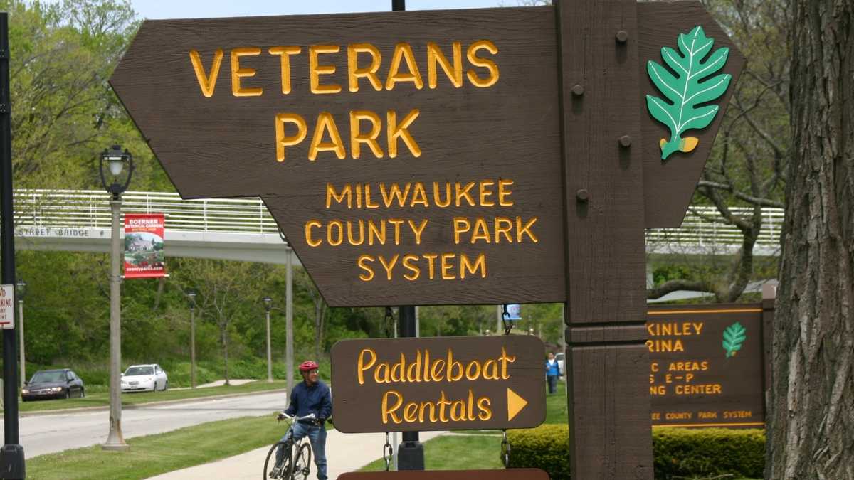 Photos Kite festival at Milwaukee's lakefront