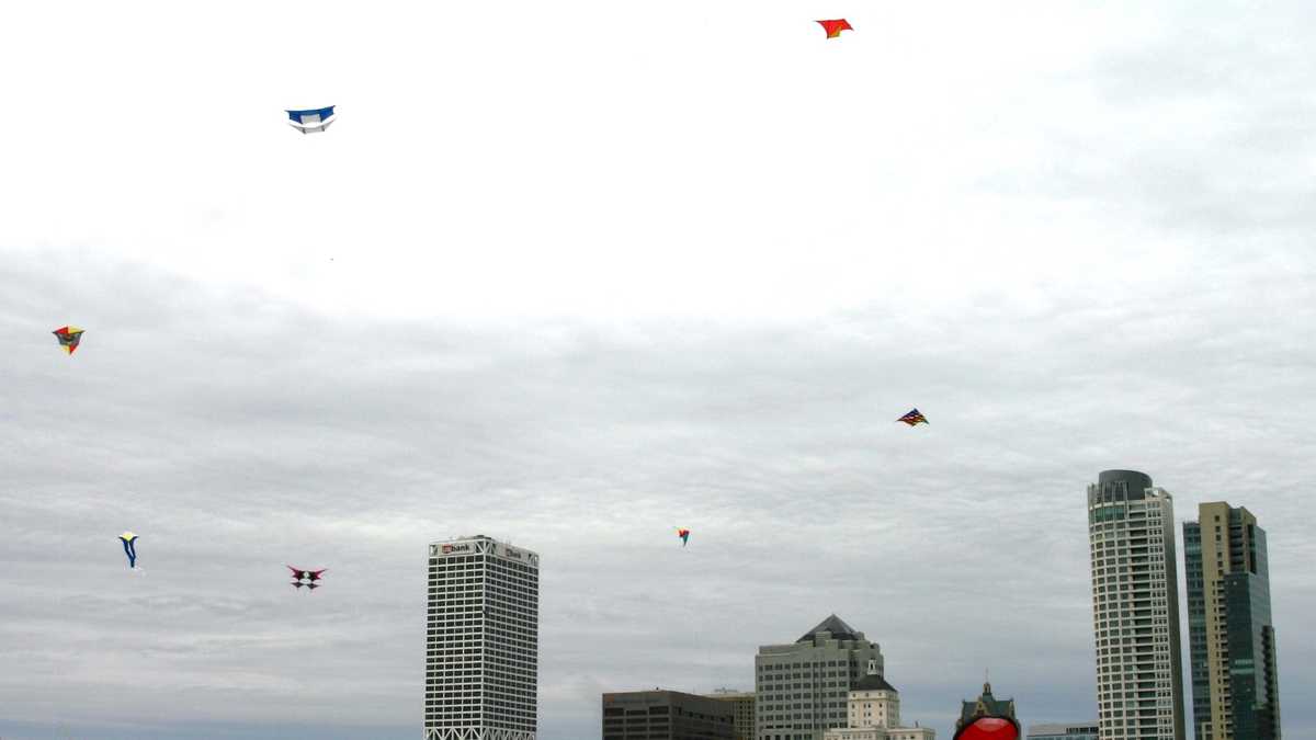 Photos Kite festival at Milwaukee's lakefront