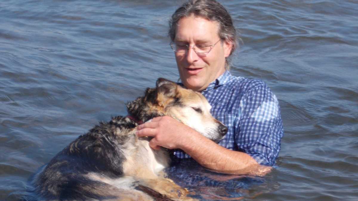 Dog whose Lake Superior swim created sensation dies(02)