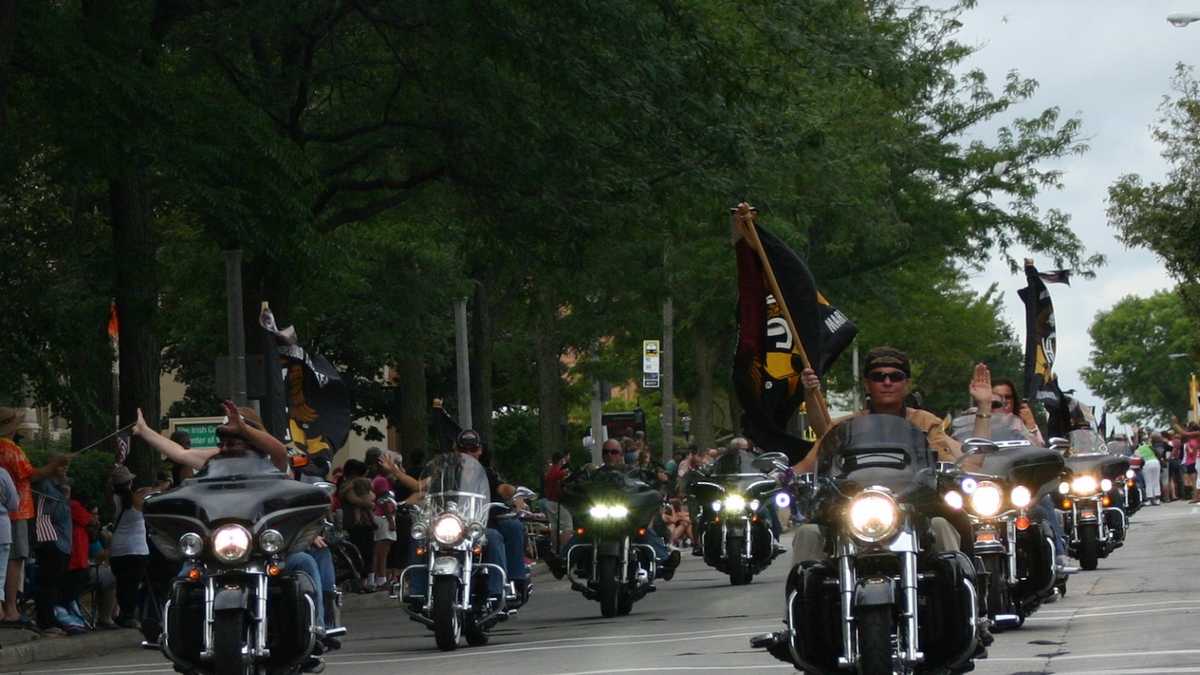 Images Harley parade rolls down Wisconsin Avenue
