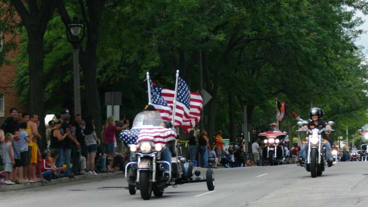 Images Harley parade rolls down Wisconsin Avenue