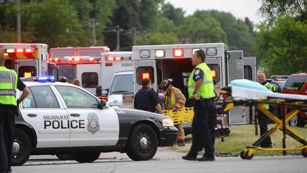 Police chase ends in Menomonee Falls crash