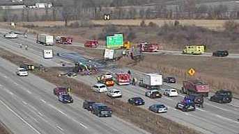 1 dead, 3 injured in Hwy 41/45 crash