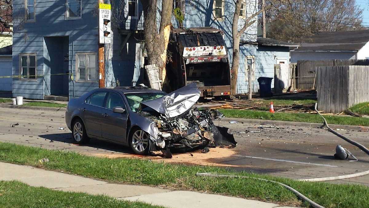 Milwaukee Hop streetcar crash; collision with garbage truck