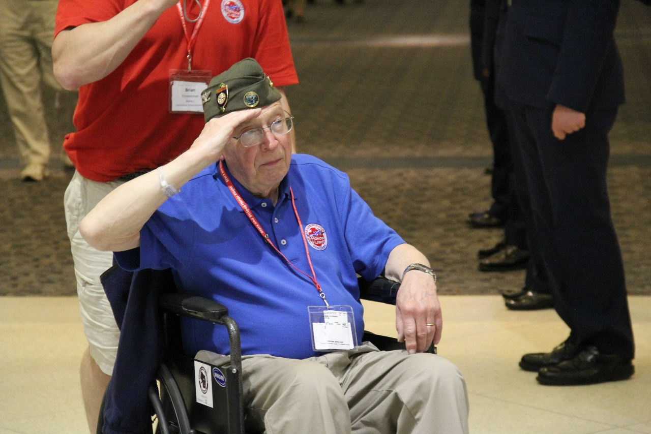 Photos Honor Flight Returns Thank You For Your Service   33108220 33108220 