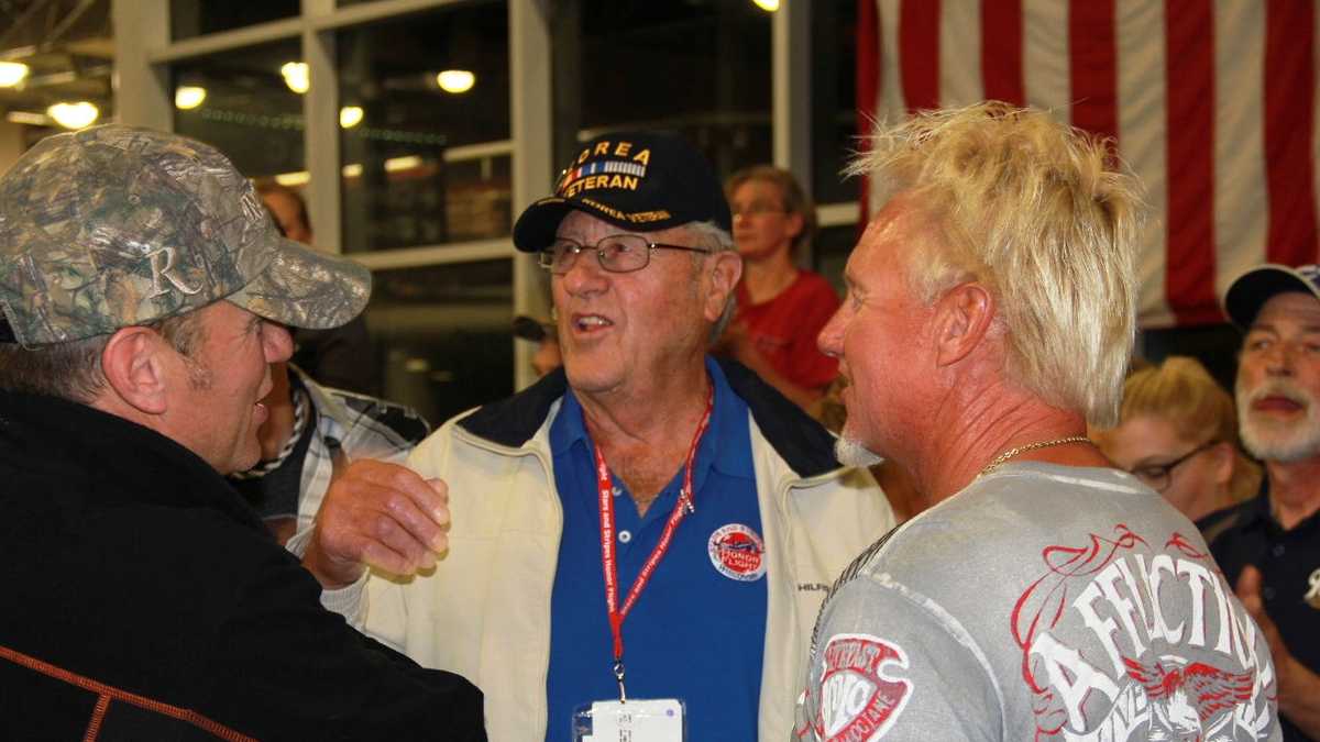 Photos: Honor Flight returns-Thank you for your service