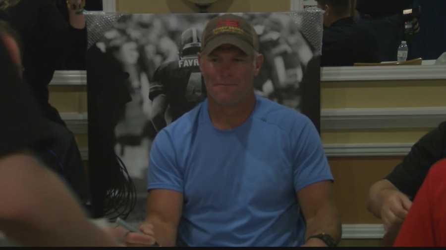 brett favre signing autographs