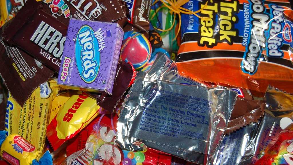 Donate candy to veterans