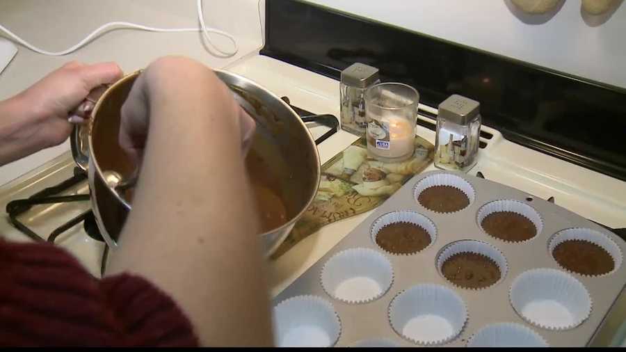 WISN 12 News' Tim Elliott explains the proposed baking bill, and gets reaction from one local baker who wants a fair share of the pie.