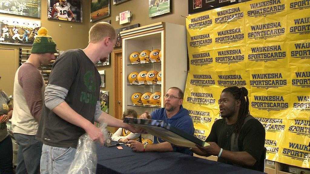 Eddie Lacy shows off slimmer look