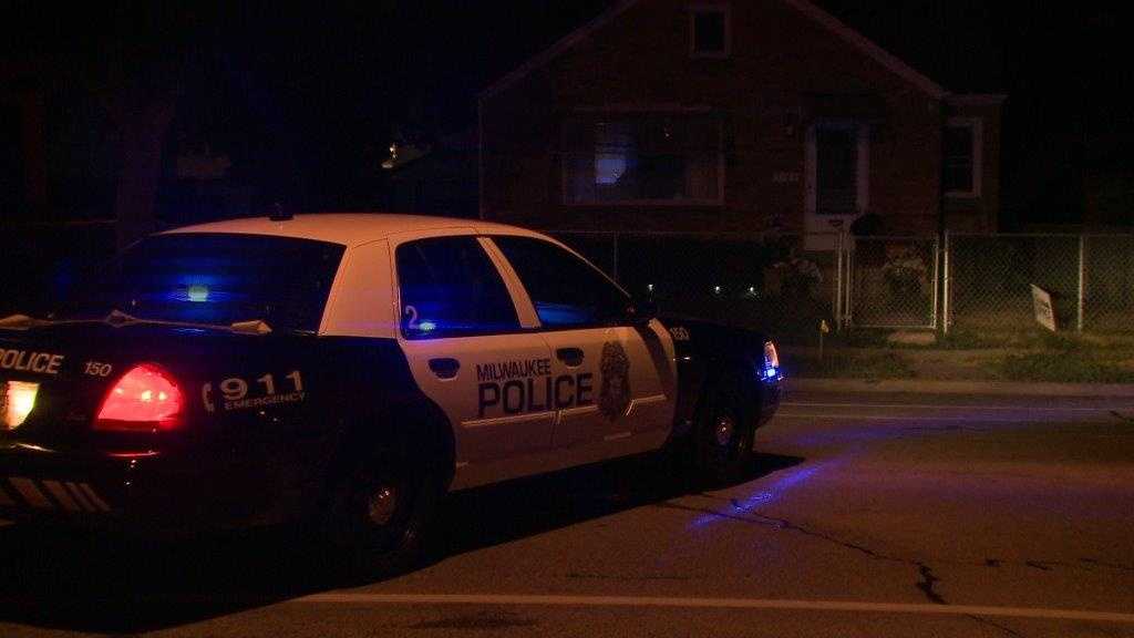 Officer shot in 'vicious' attack on Milwaukee's south side