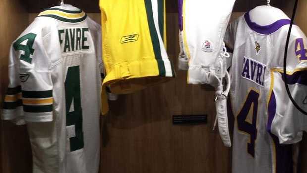 favre hall of fame jersey