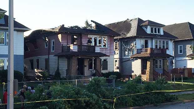 Fire damages two homes on Milwaukee's northwest side