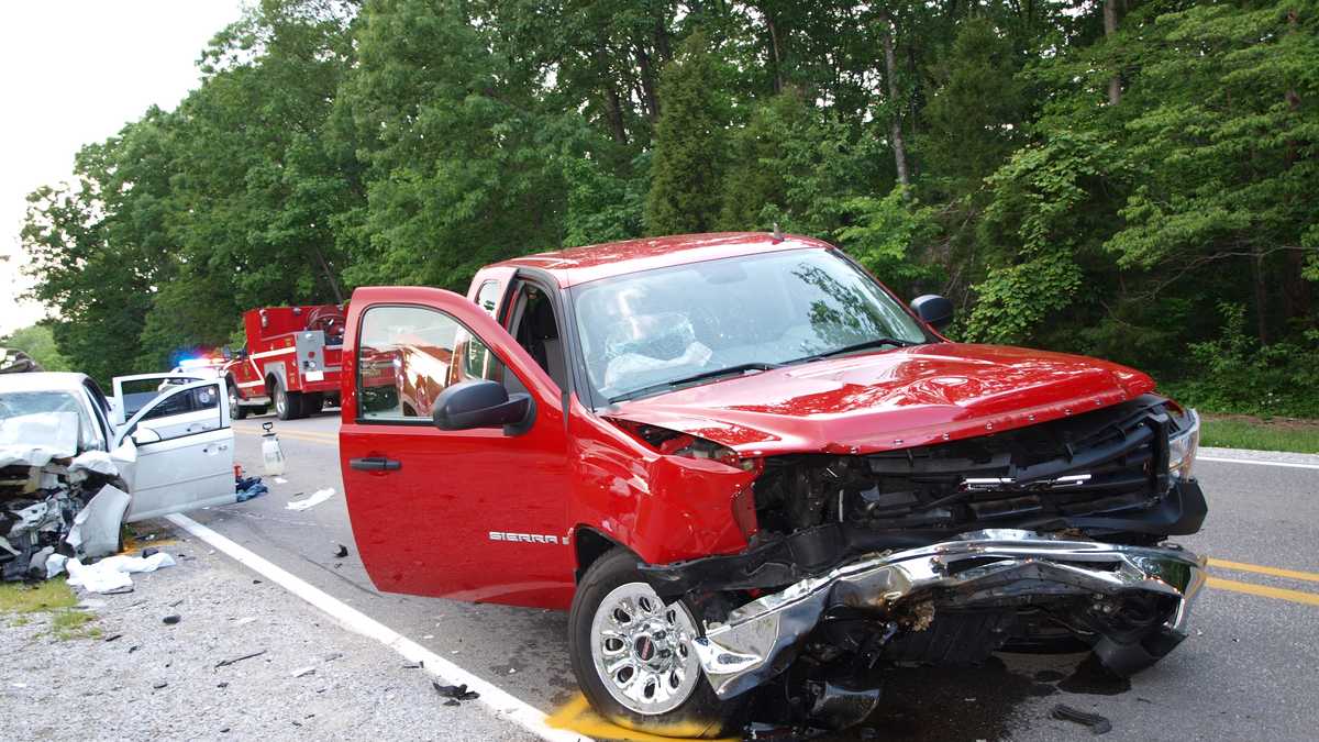 8 injured in Jackson County crash