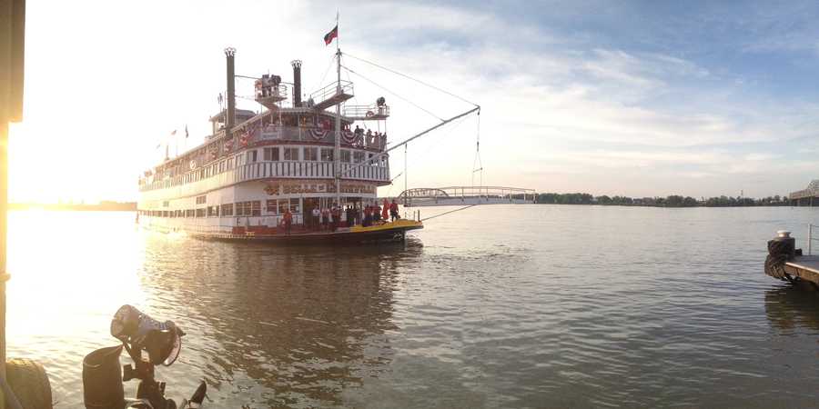 Belle of Cincinnati wins Great Steamboat Race
