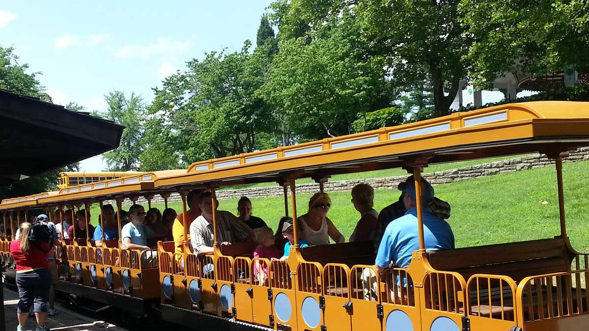 Louisville Zoo reopens train ride 4 years after crash