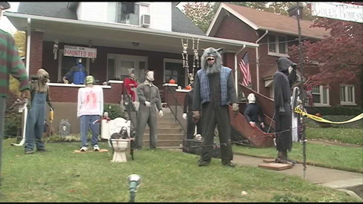 Hillcrest Avenue Halloween Street houses, decorations: Photos