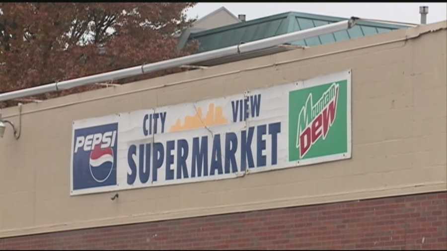 A popular downtown supermarket closed its doors Thursday night.