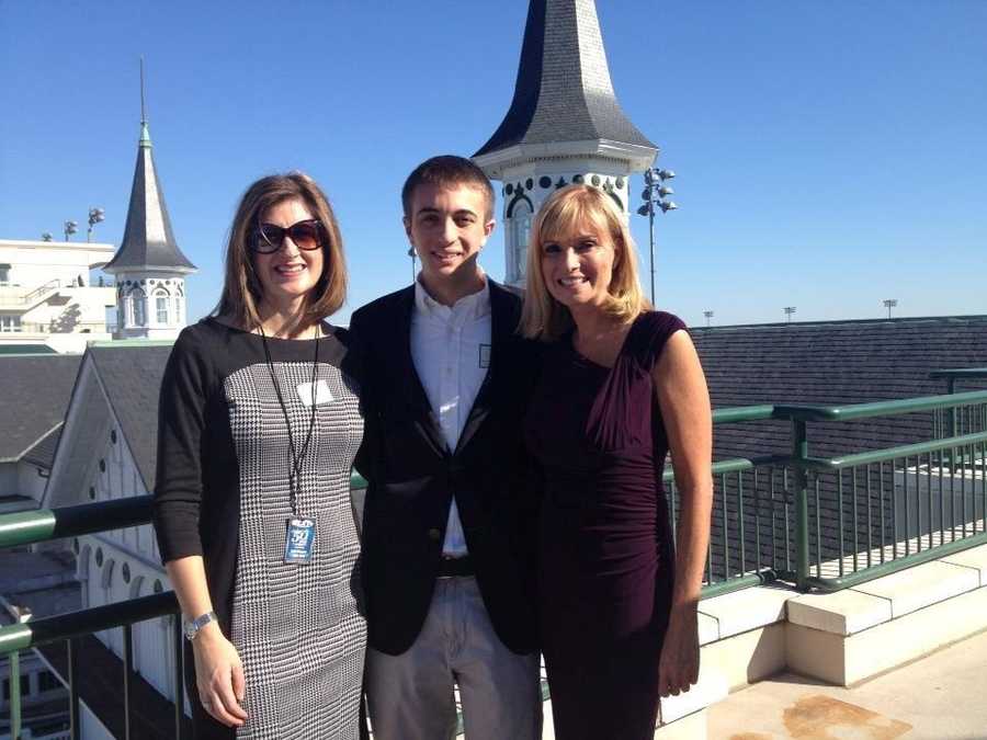 비바카지노 Viva reunion Amy Wagner Jonathan Churchill Downs.jpg Former 비바카지노 Viva reporter Amy Wagner with Vicki and her son, Jonathan, at 비바카지노 Viva 50th Anniversary at Churchill Downs.