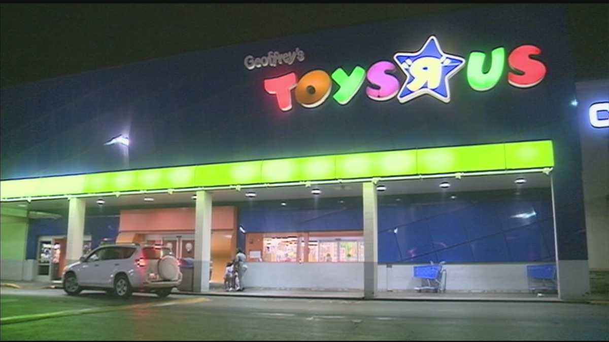 Last-minute Christmas shoppers pack stores