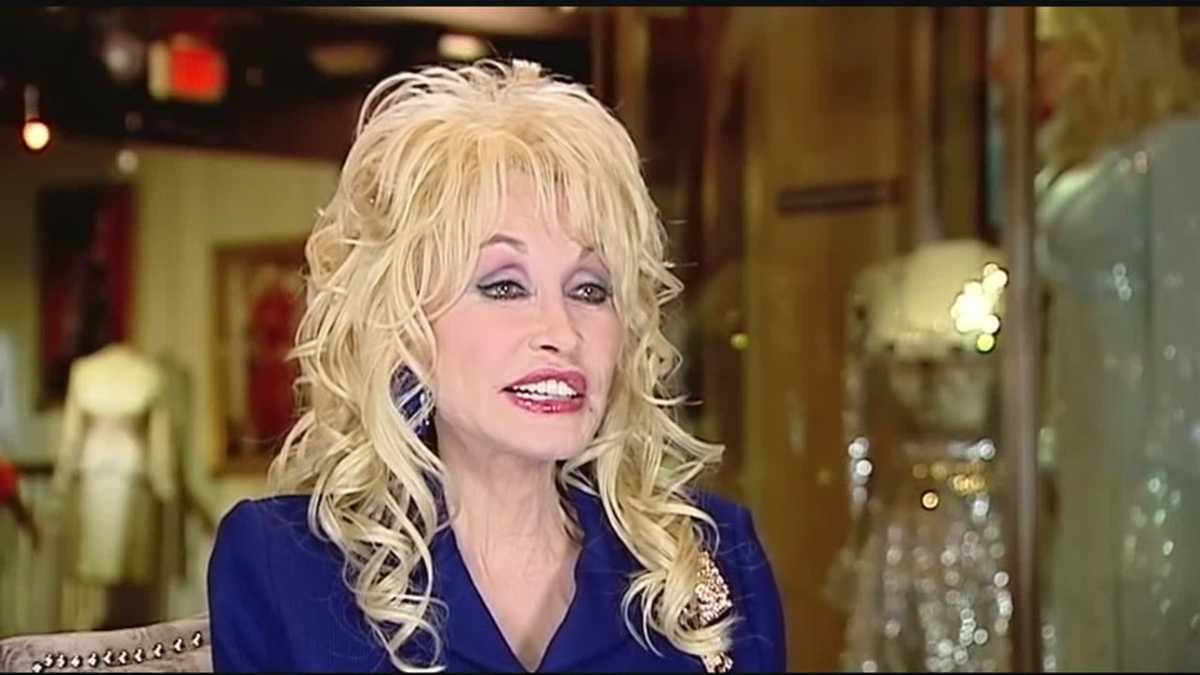 Dolly Parton admits to secret under her clothes