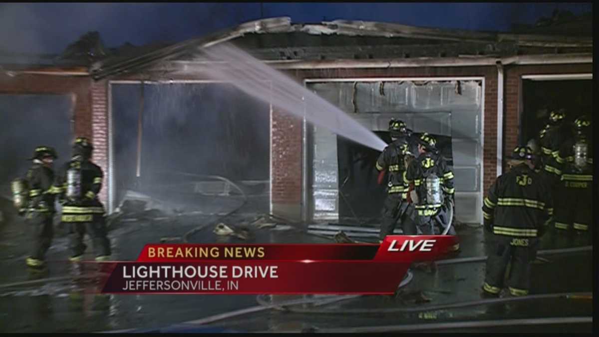 Fire breaks out at Jeffersonville apartment complex