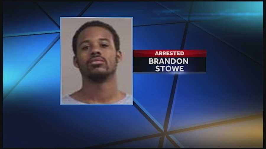 An eyewitness helps police catch a man accused of robbing a woman at a Louisville gas station.