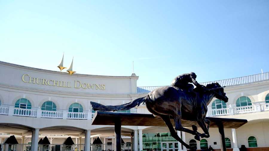 Thousands expected to spend Thanksgiving at Churchill Downs