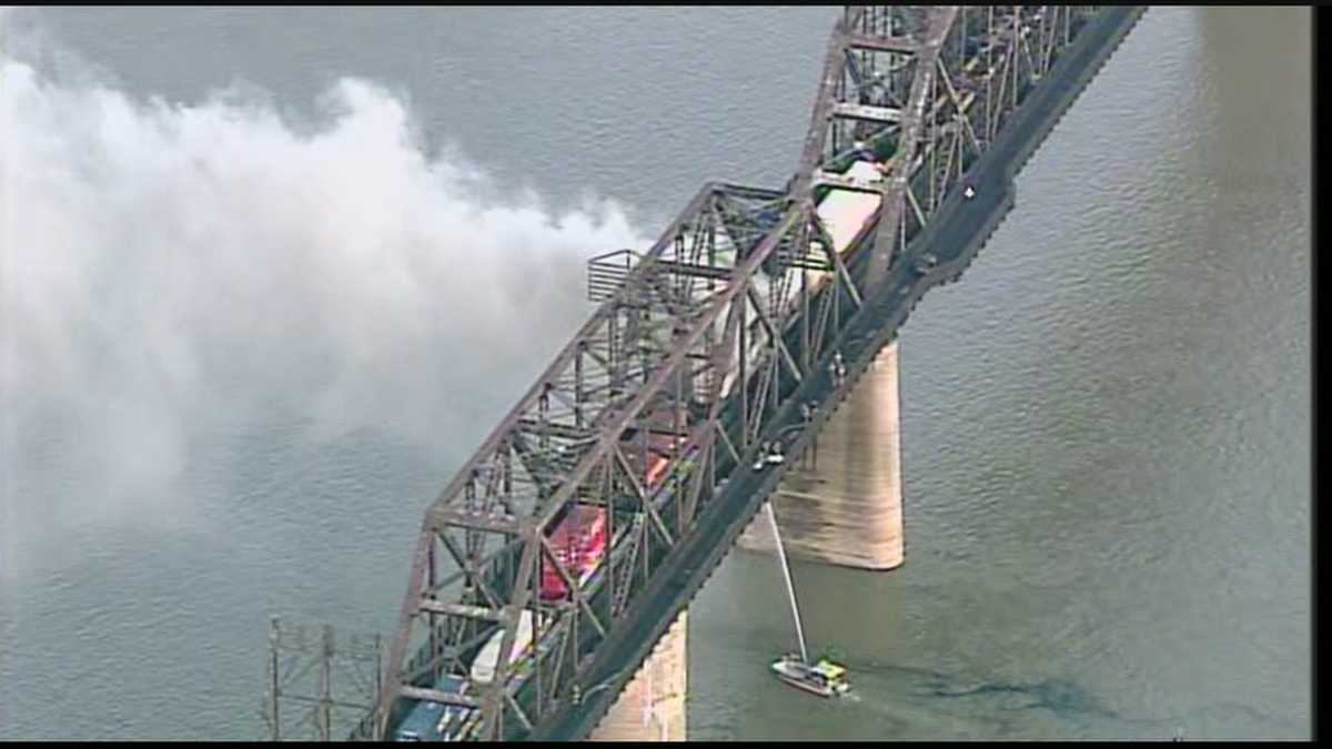Images K&I Railroad Bridge fire