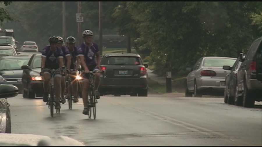 A group of Western Kentucky fraternity brothers is biking cross country to raise money for Alzheimer's research.