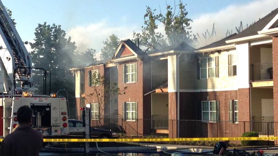 Images Crews battle fire at Fern Creek apartment