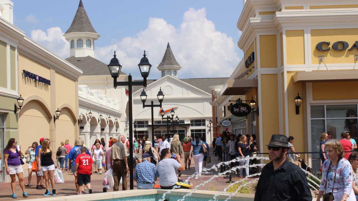 Images Outlet Shoppes of the Bluegrass grand opening