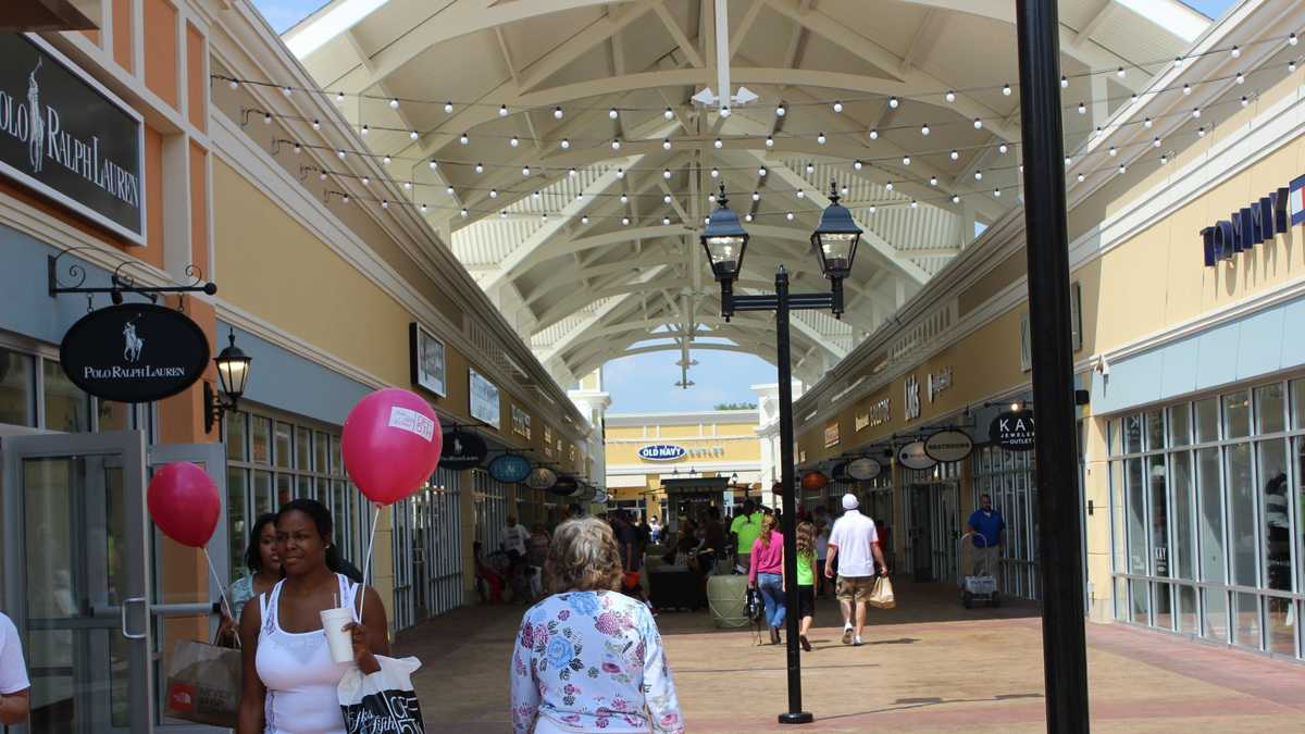 Images Outlet Shoppes of the Bluegrass grand opening