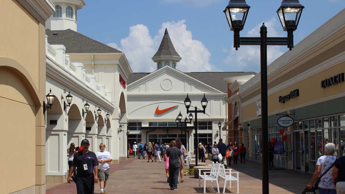 Images Outlet Shoppes of the Bluegrass grand opening