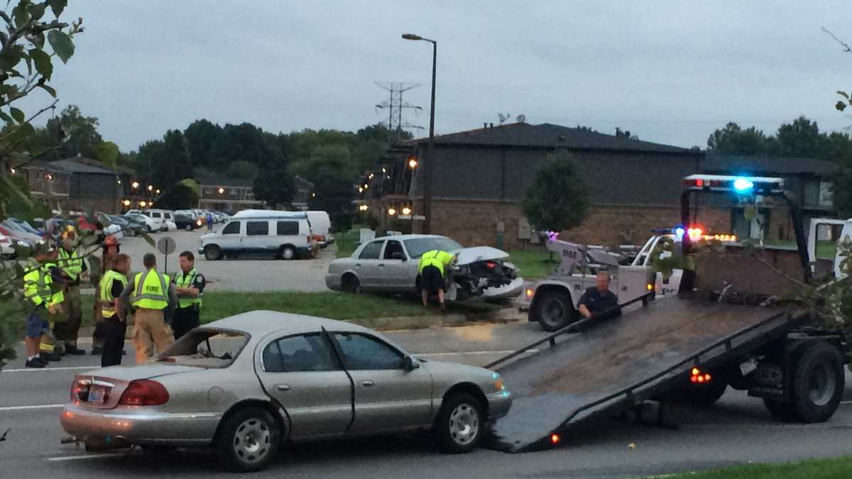 2 people recovering after crash on Fern Valley Road