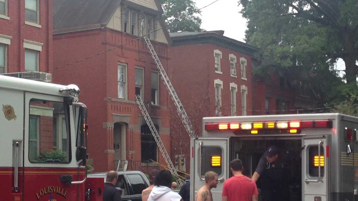 Images Fire breaks out at Old Louisville apartment