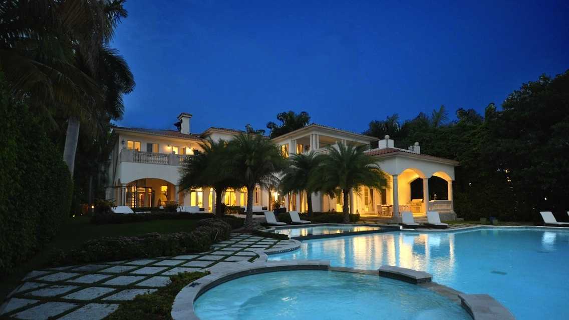 10 vacation rentals with infinity pools that are to dive for