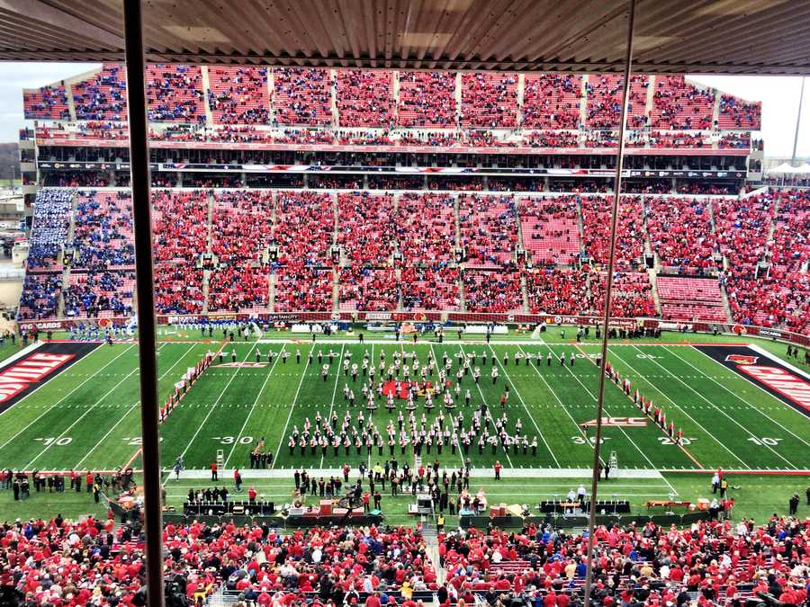 See UK vs UofL game day photos