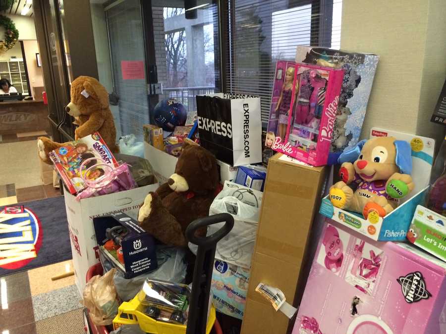 Toys for Tots donations pile up at WLKY