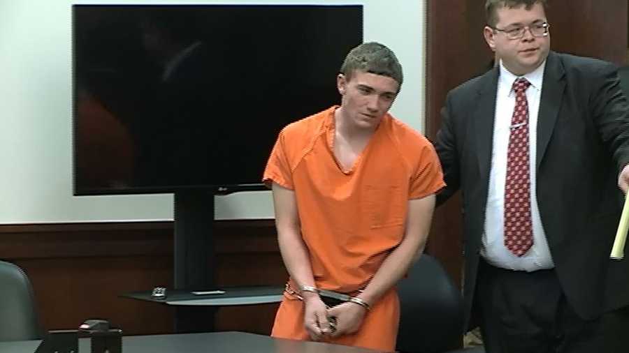 Dalton Hayes appears in court in Grayson County on statutory rape ...