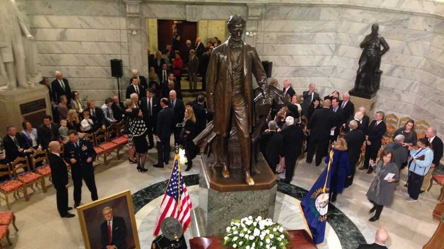 Hundreds gather to celebrate the life of Wendell Ford