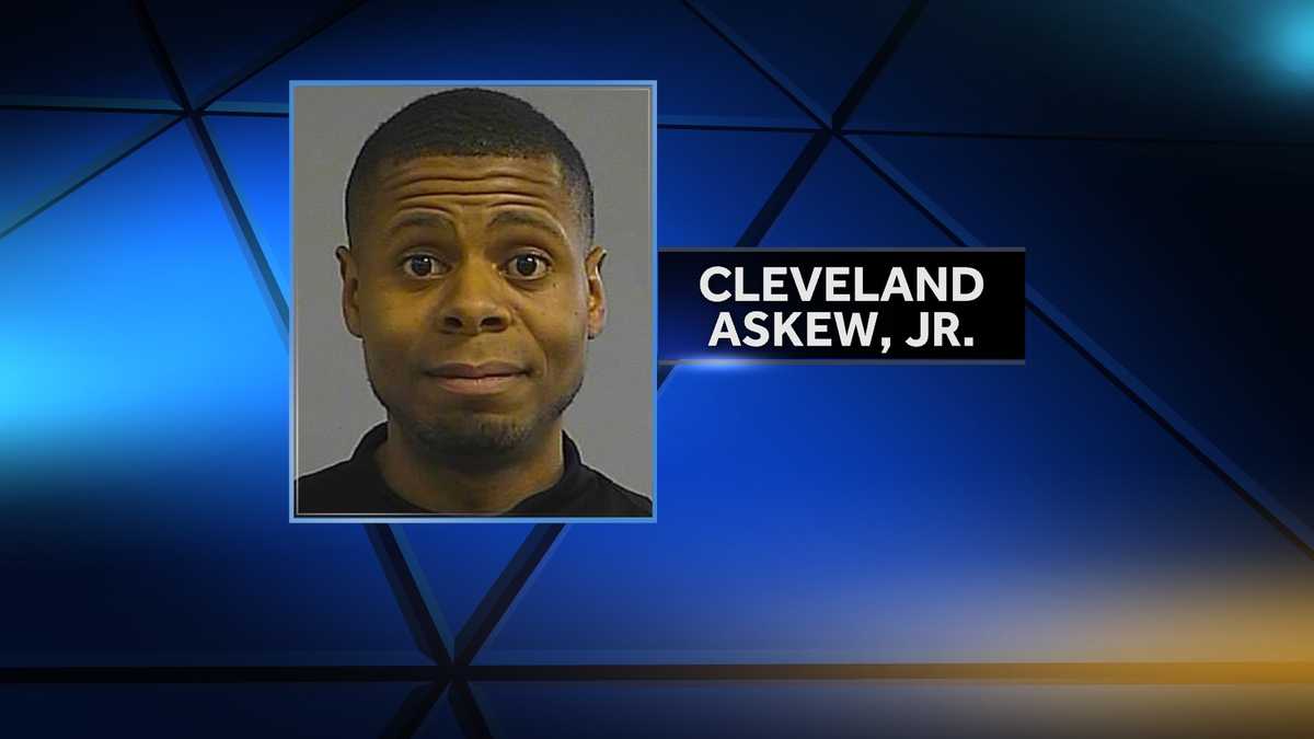 Police investigate officerinvolved shooting in St. Matthews