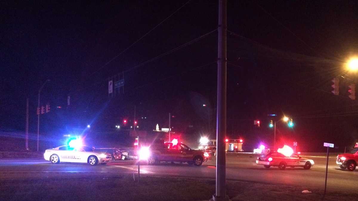 Images Highway 150 accident in Floyd County