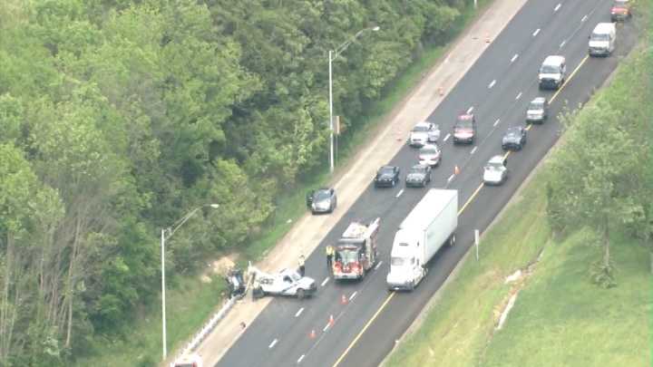 Crash on I-64 west near Blankenbaker causes delays