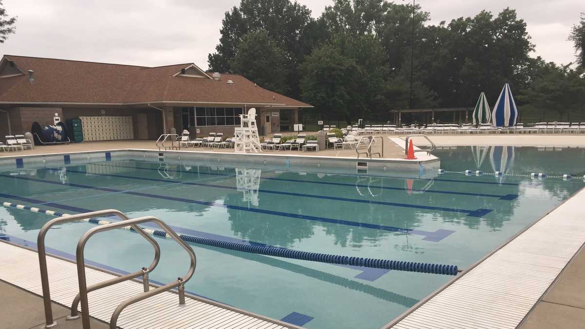 Clarksville aquatic center closed for repairs