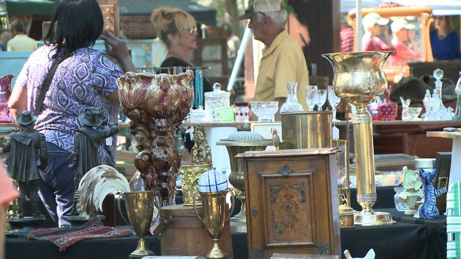 Antique market held at Locust Grove